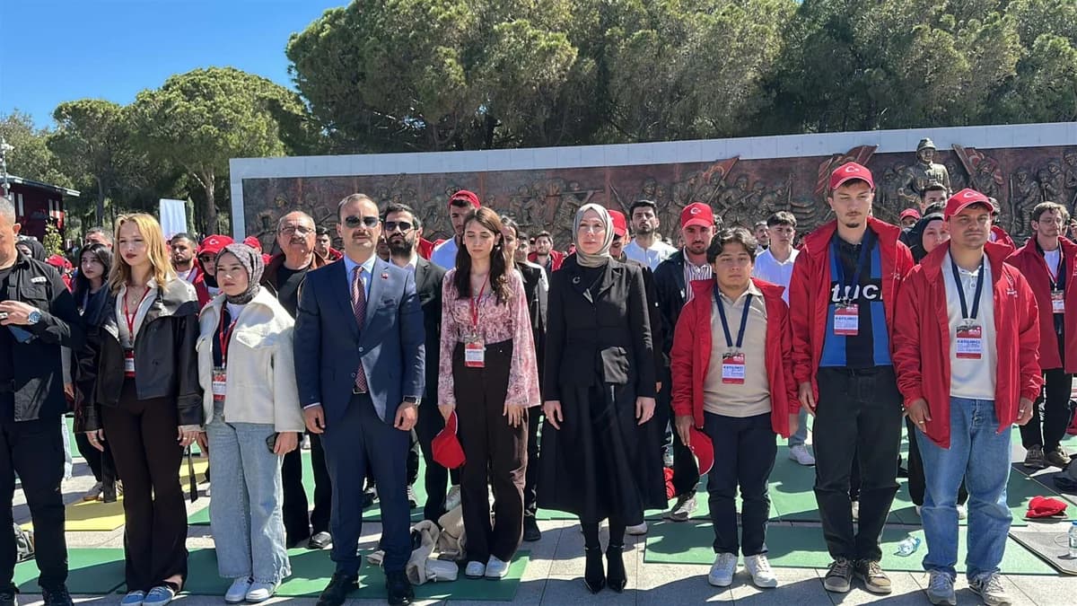 Çanakkale’de Vefa Yürüyüşü: Şehitler Minnetle Anıldı, Geleceğe Umutla Bakıldı