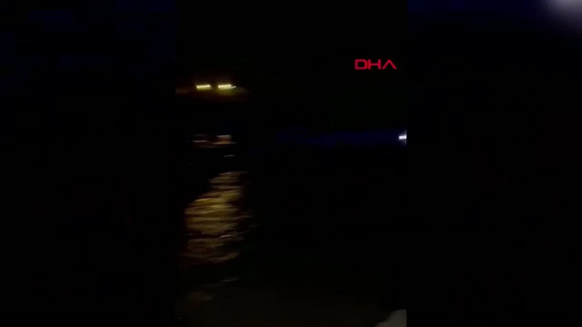 Diyarbakır’da Yükselen Su Seviyesi Mahsur Kalan Bir Kişiyi Kurtardı
