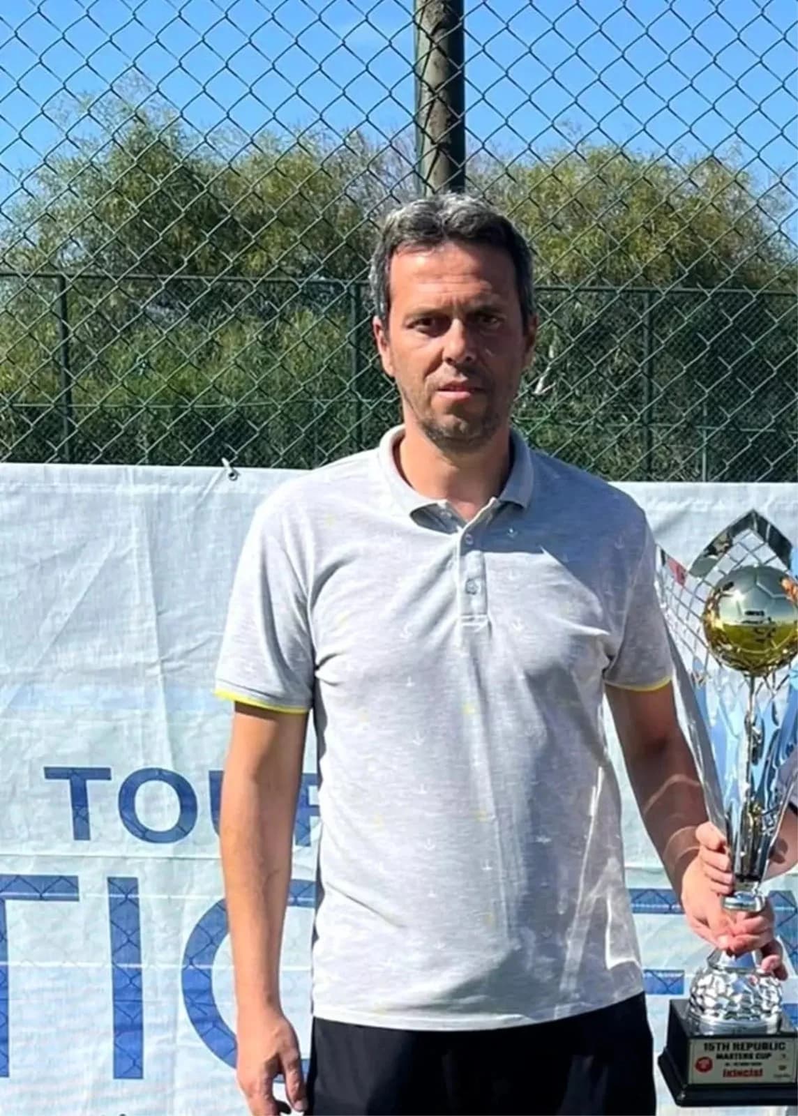 Bursa’da Halı Saha Maçında Kalp Krizi: Eski Futbolcu Hakan Erken’in Hayatını Kaybetmesi