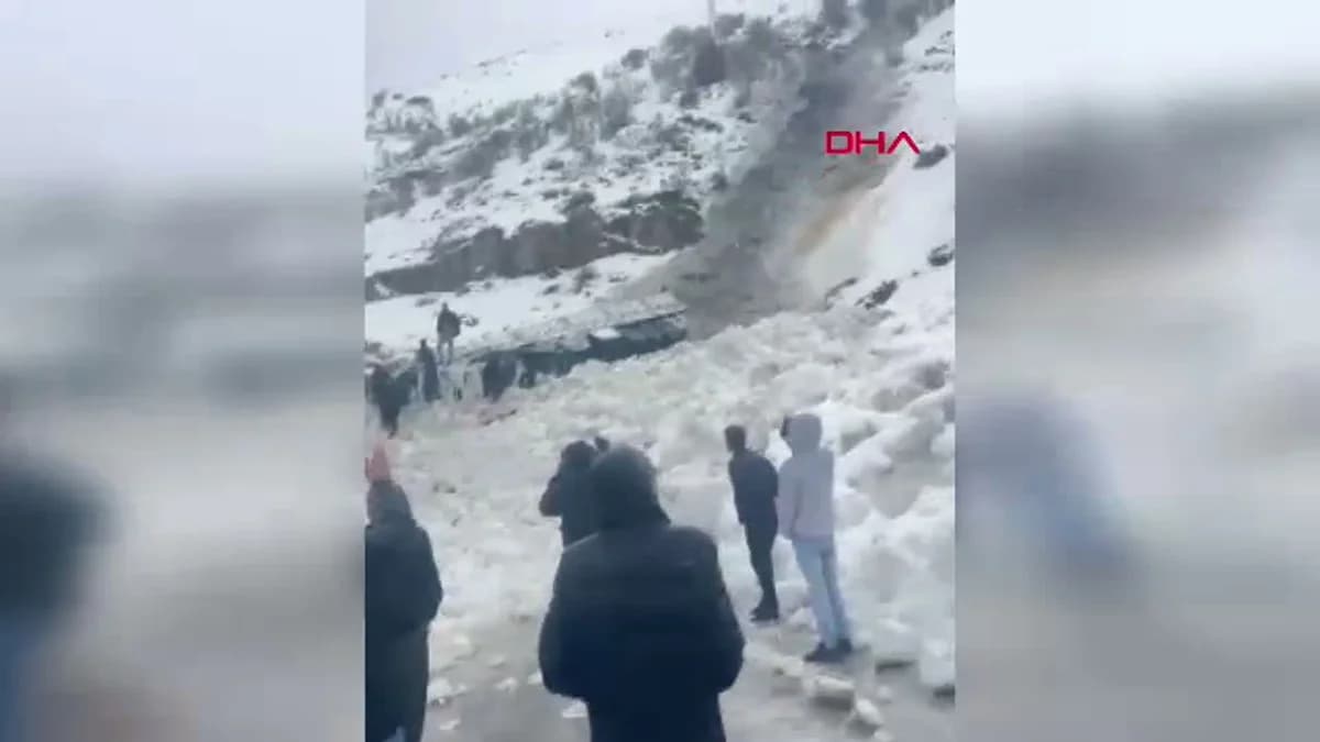 Şırnak’ta Çığ Düşmesi: TIR Şoförü Ağır Yaralandı