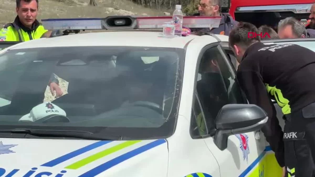 Kütahya’da Takla Atan Araçta 2 Çocukla Birlikte 4 Yaralı