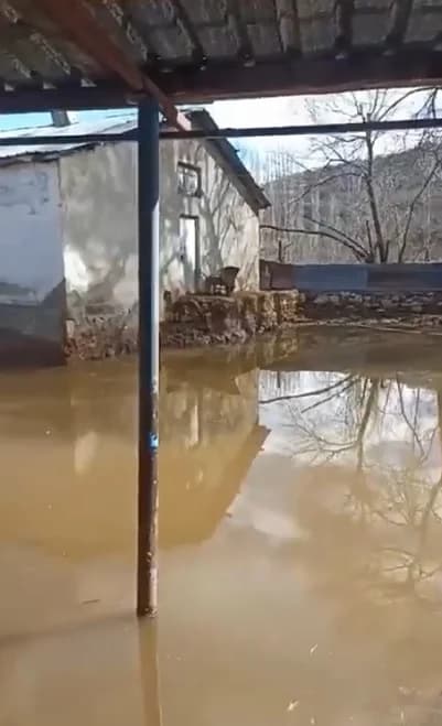 Sivas’taki Eşikli Köyü’nde Derelerin Taşmasıyla Su Baskını