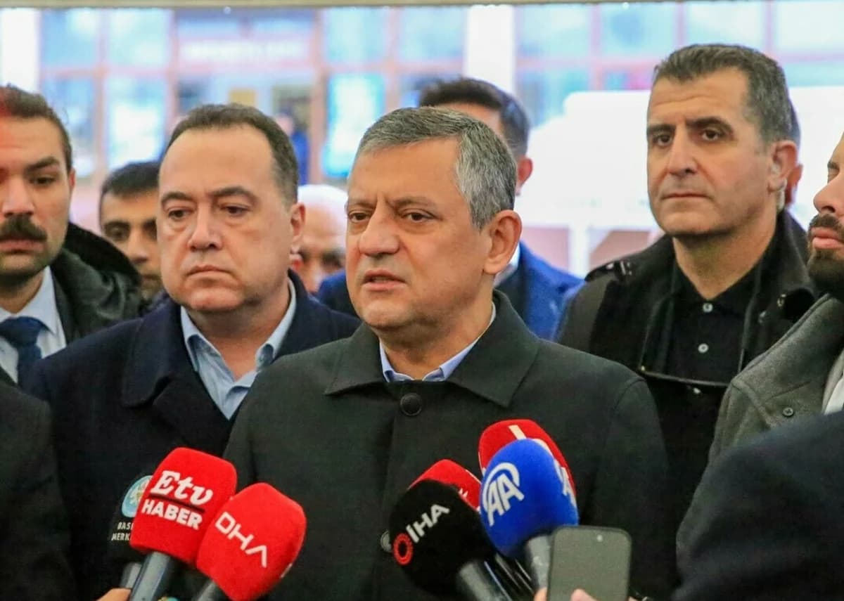 Özgür Özel: İran’ın Geleceği İranlıların Ellerinde