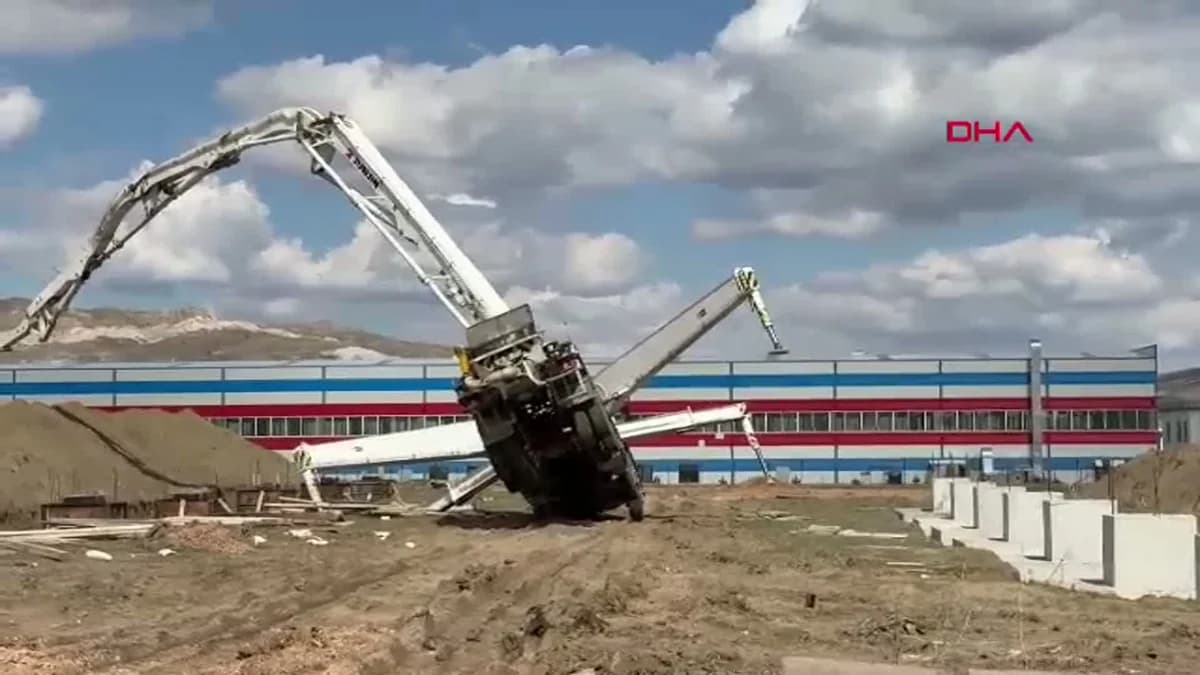 Sivas’ta Beton Kalıbına Düşen İşçi Hayatını Kaybetti