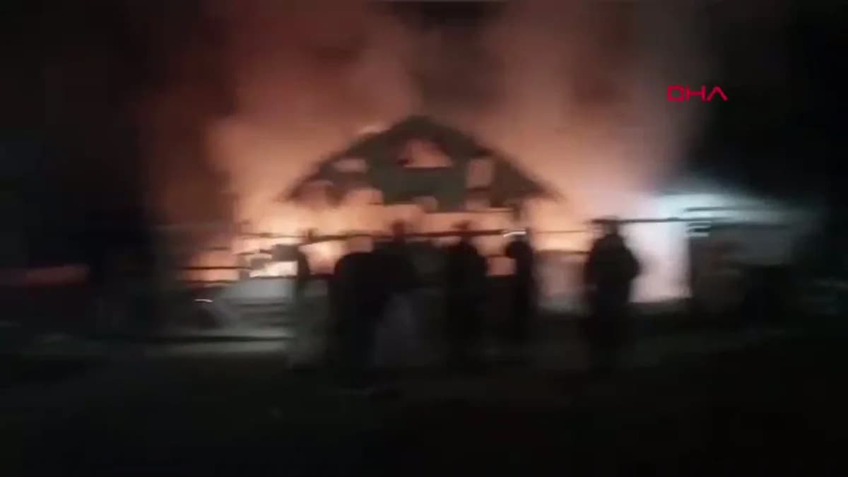 Bursa’da Kanatlı ve Küçükbaş Hayvan Çiftliğinde Yangın: 580 Hayvan Hayatını Kaybetti