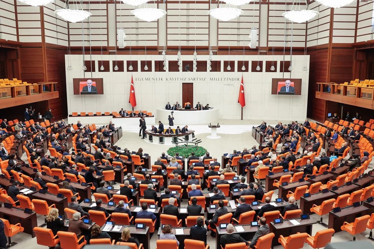 TBMM Genel Kurulu’nda Doğum İzni ve Sanal Medya Düzenlemeleri Kabul Edildi