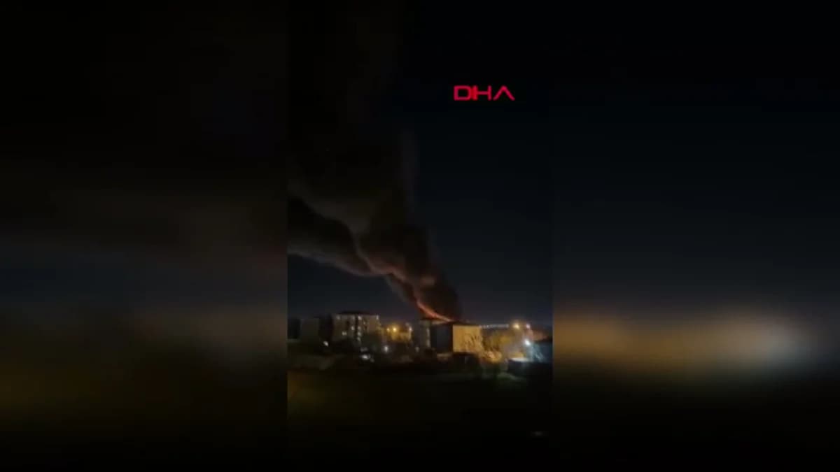 Tuzla’da Kumaş Fabrikasında Çıkan Yangın