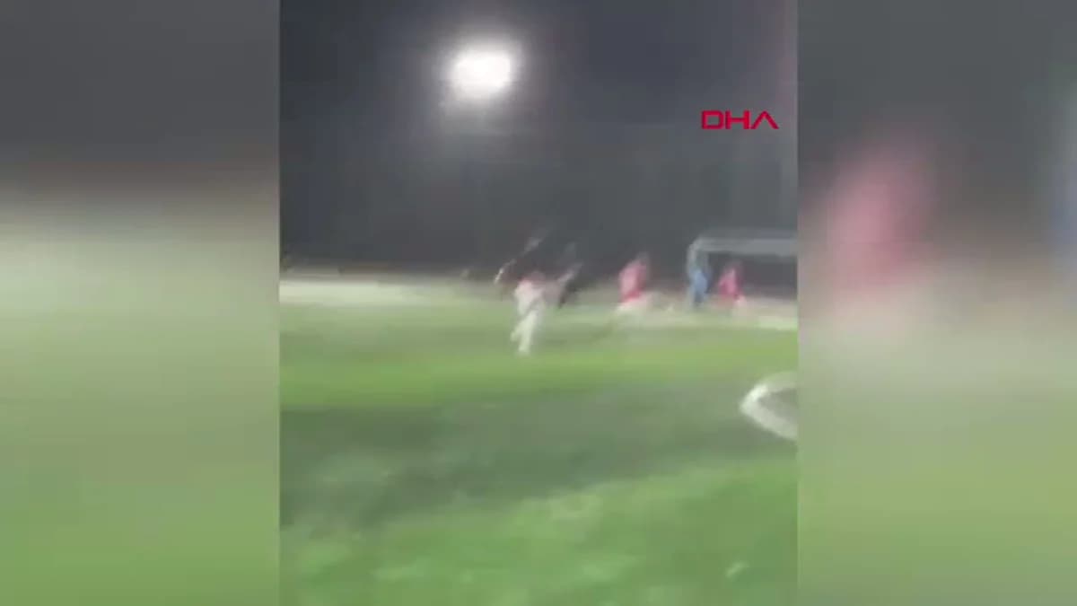 Bursa’da Halı Sahada Kalp Krizi Geçiren Eski Futbolcu Hakan Erken Hayatını Kaybetti
