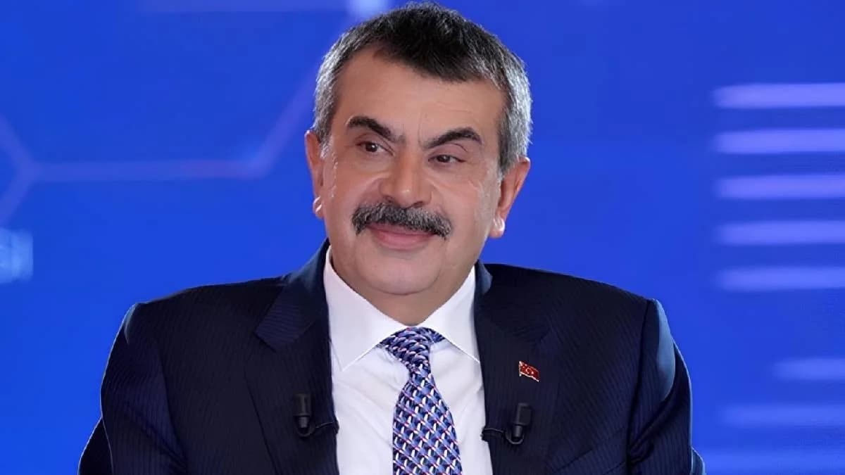 Bakan Tekin’in Eğitim Tercihi Sosyal Medyada Gündem Oldu