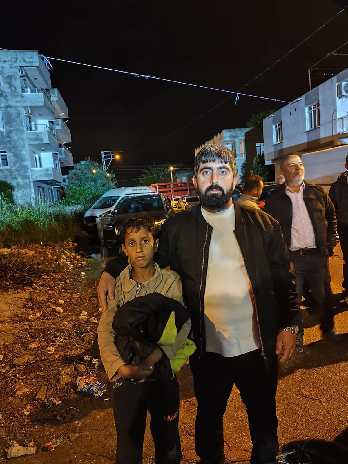 Ezilmekten Kurtarılan Hamza’dan Kahramanına Duygusal Karşılama!