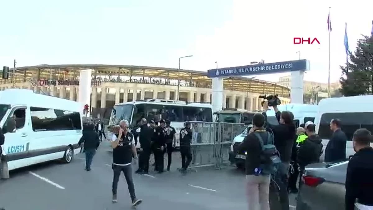 Beşiktaş Taraftarları Derbi İçin Kadıköy’e Hareket Etti