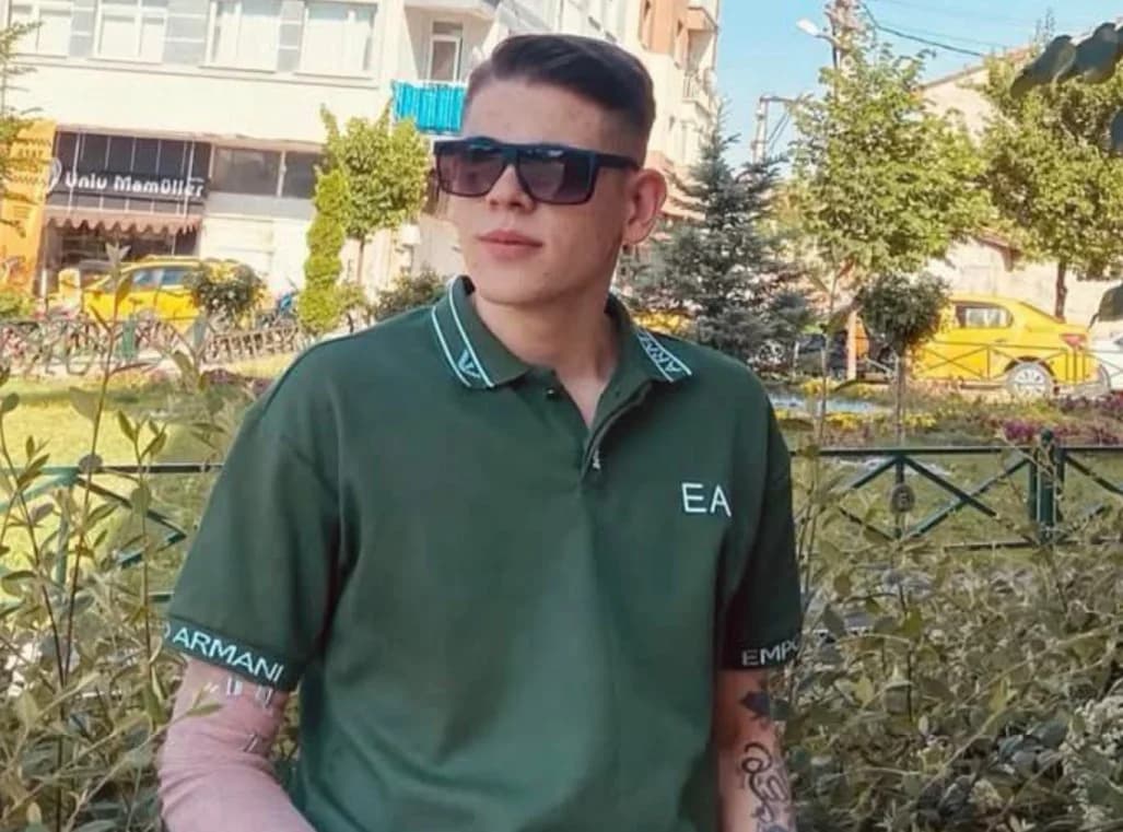 Motosiklet Kazasında Hayatını Kaybeden 20 Yaşındaki Emirhan Kızıltaş Toprağa Verildi