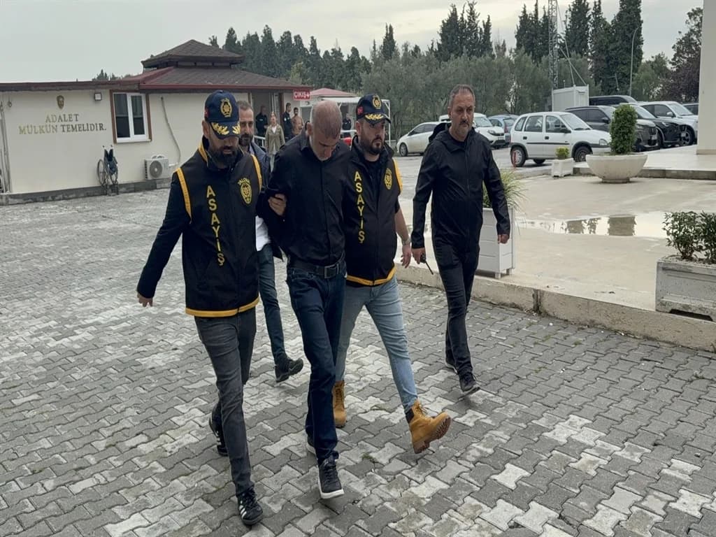 Ayrı Yaşadığı Eşini Sokakta Öldüren Sanığa Ağırlaştırılmış Müebbet Cezası