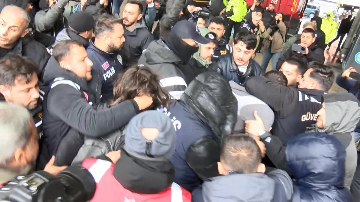 Mecidiyeköy’de 1 Mayıs Coşkusu Olaylara Döndü: Polisin Müdahalesi ve Gözaltılar!