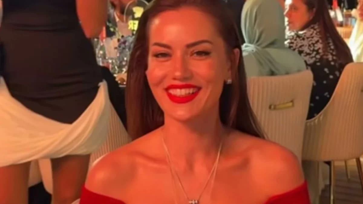 Evcen hayranlarına Özçivit’i gösterdi