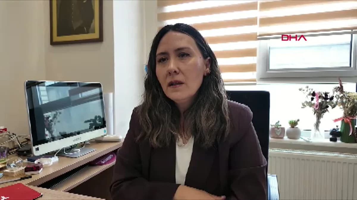 Prof. Dr. Nazlı’dan Gençlere Uyarı: Mutsuzluk ve Yalnızlık Ekranlara Mahkum Ediyor!