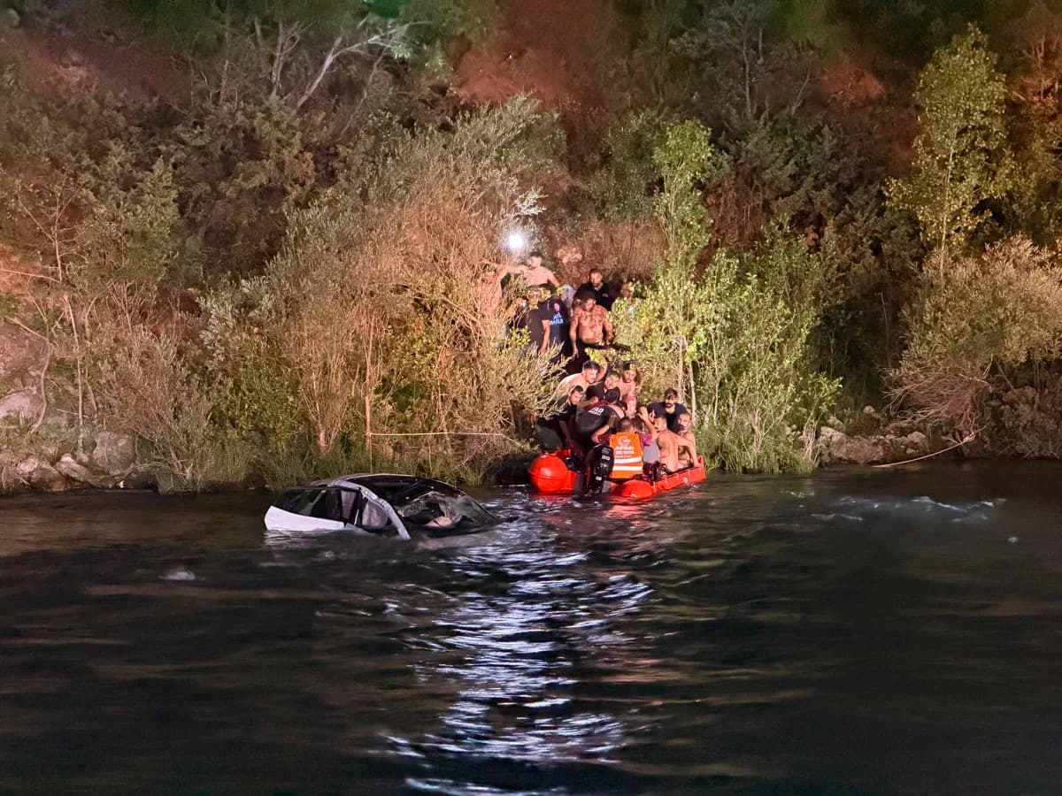 Munzur Nehri'ne uçan otomobilden fırlayan Elif Zilan Söylemez hayatını kaybetti