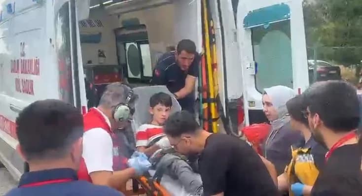 İskilip'te evin kapısına sıkışan 14 yaşındaki Çınar'ın parmağı koptu
