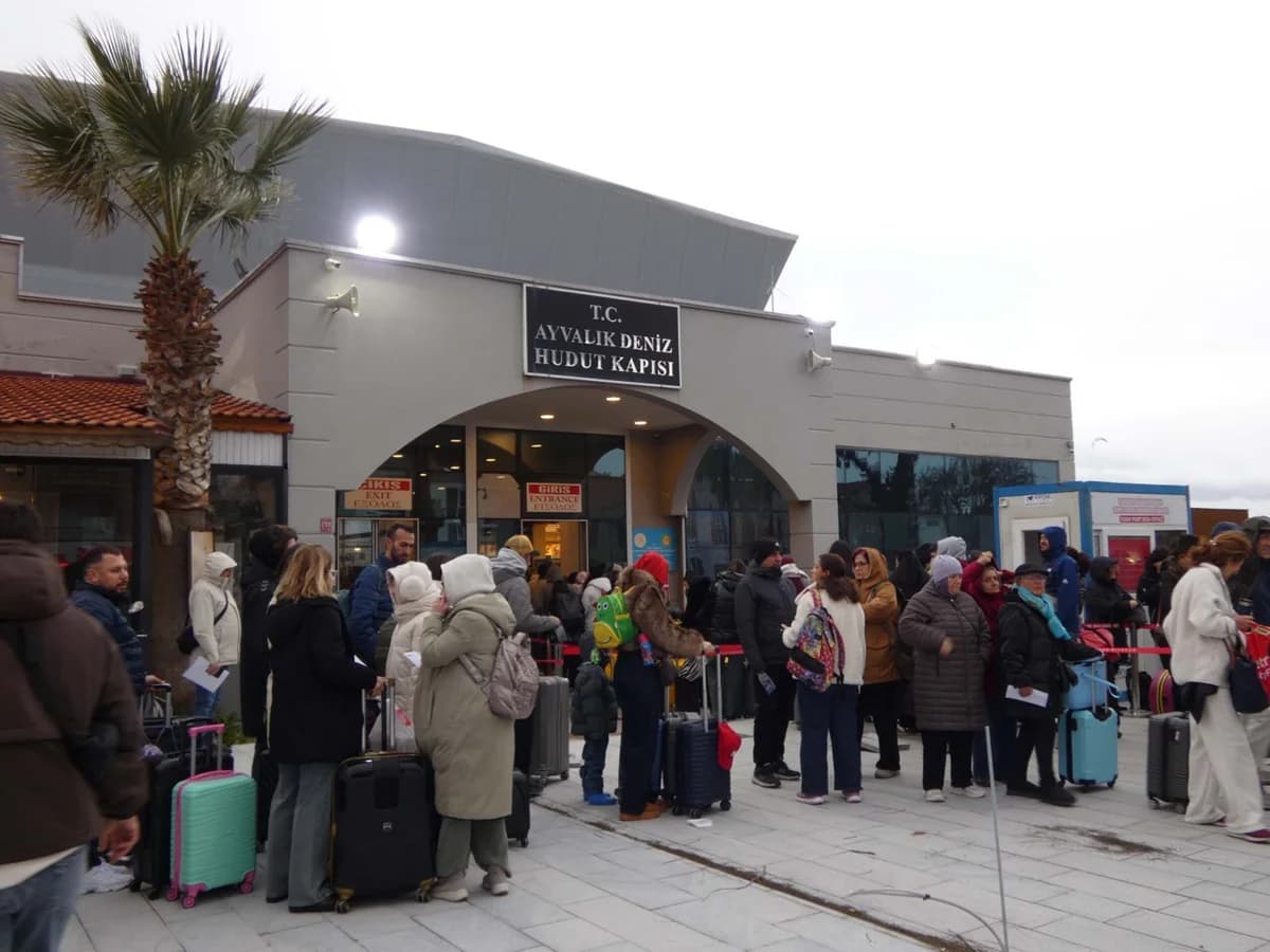 Ayvalık Deniz Hudut Kapısı’nda Midilli Yoğunluğu Bayramda Azaldı