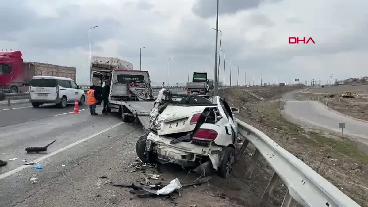 Kayseri’de TIR, Arızalanan Otomobile Çarptı: 1 Kişi Yaralı