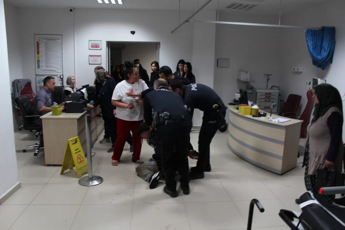 Annesinin Erkek Arkadaşına Bıçak Saldırısı: Olayın Detayları Ortaya Çıktı