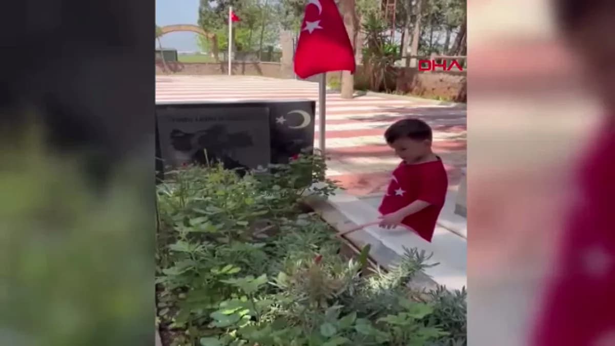 3 Yaşındaki Sezer’den Duygusal Veda: Şehit Amcasının Mezarına Koştu, Öptü ve Suyuyla Besledi