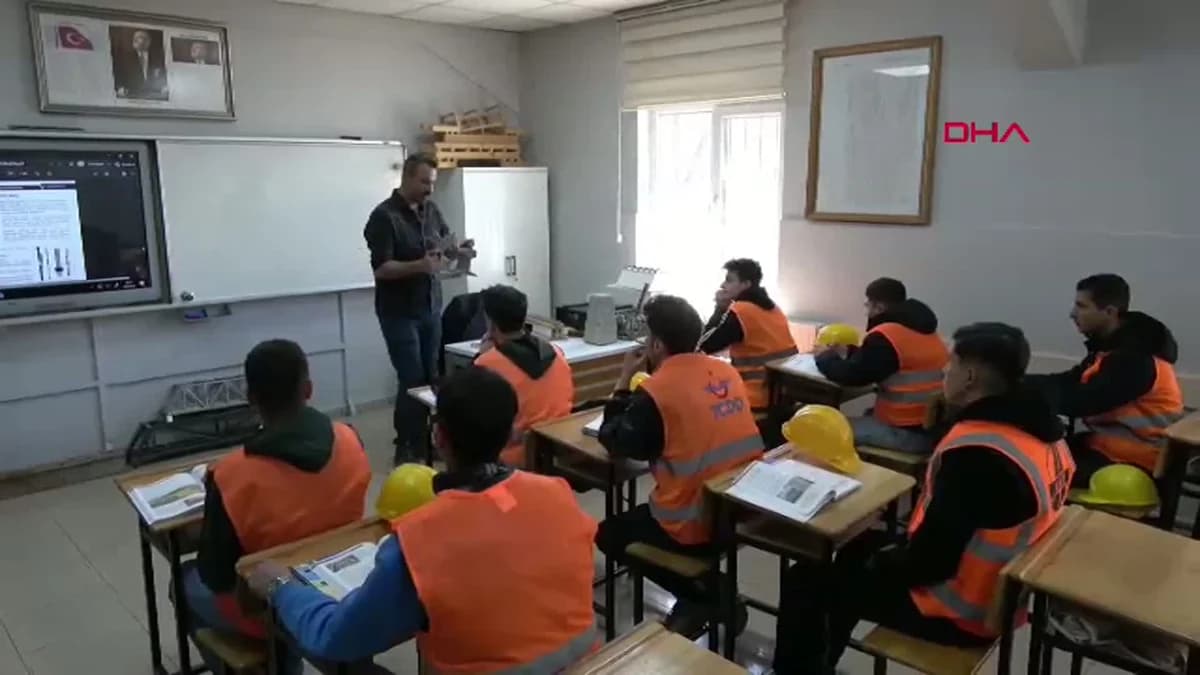 Erzincan’da Öğrencilere Simülasyon Destekli Raylı Sistemler Eğitimi