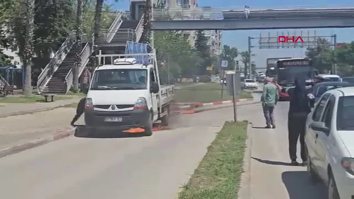 Antalya’da Kamyonette Yangın: Sürücüler Anında Müdahale Etti