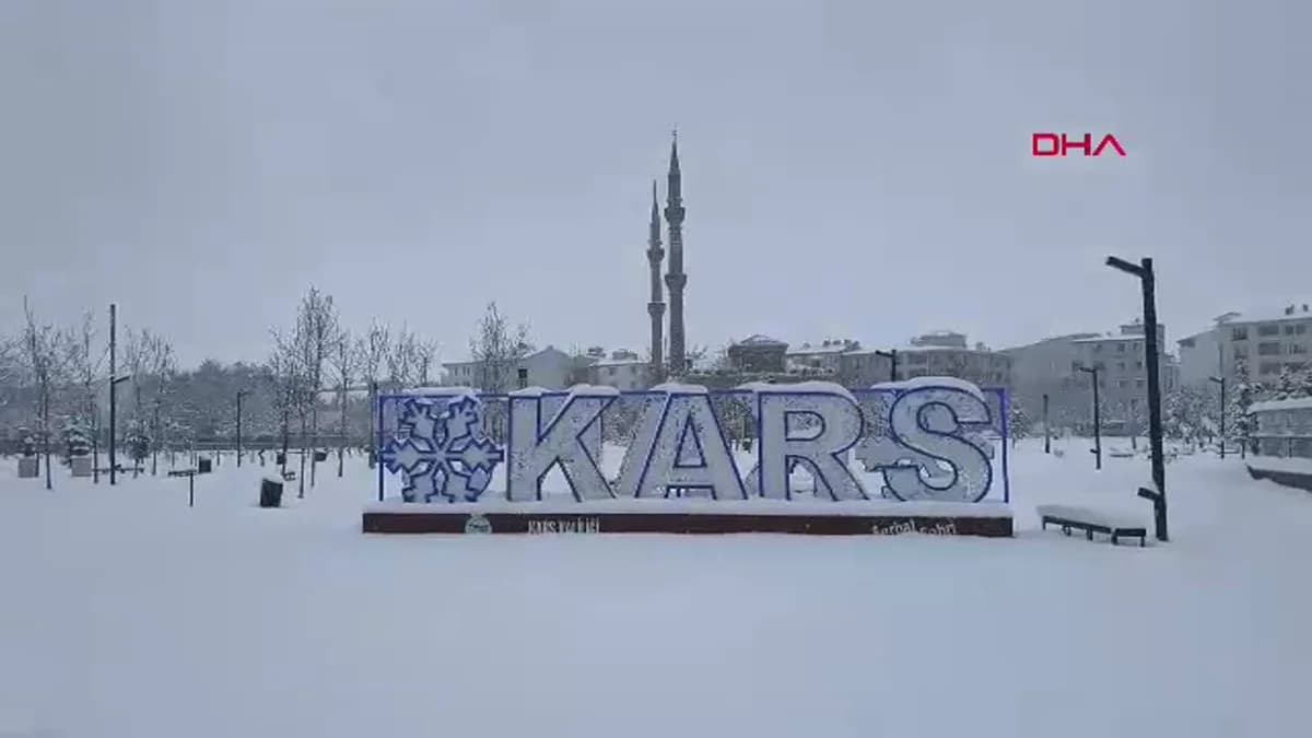 Kars’ta Mart Ayında Yoğun Kar Yağışı