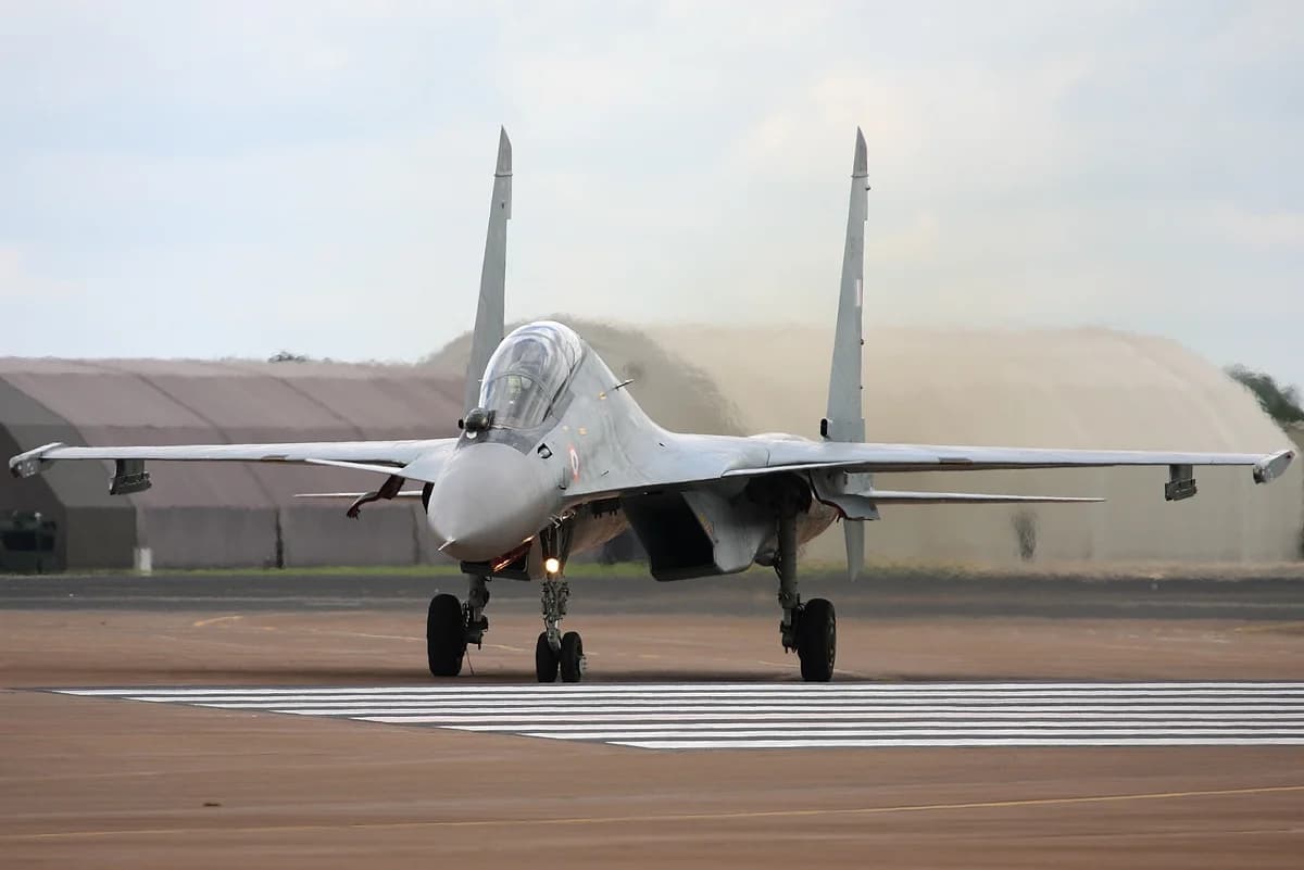 Kırım’da Rus Su-30 Savaş Uçağı Düştü