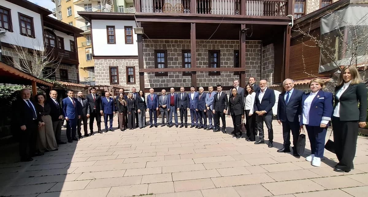 Efkan Ala: Seçim Yok, AK Parti Yoluna Devam Ediyor