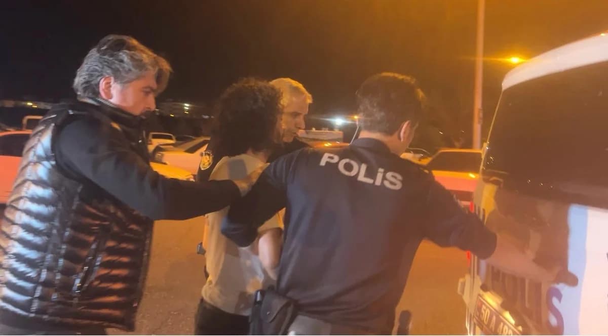 Annesine Bakmaya Gelen Sağlık Ekiplerini Engellediler: Kardeşlere Gözaltı İşlemi Devam Ediyor