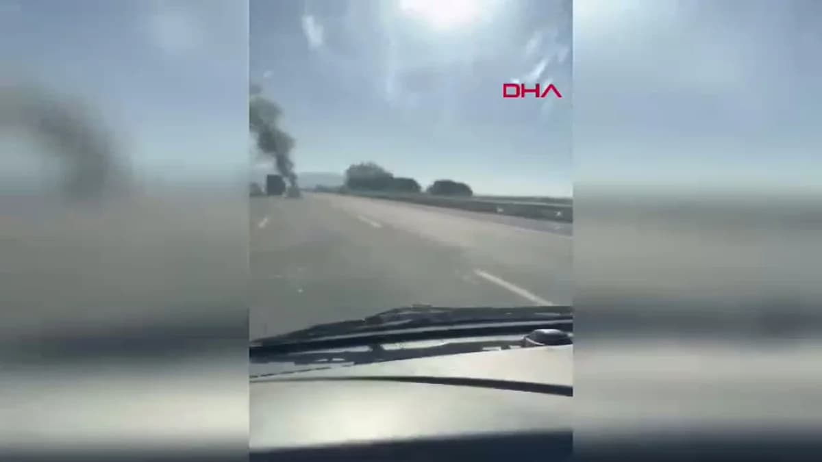Aydın’da Seyir Halindeki Otomobil Alev Alev Yandı: Yolculardan Mucize Kurtuluş