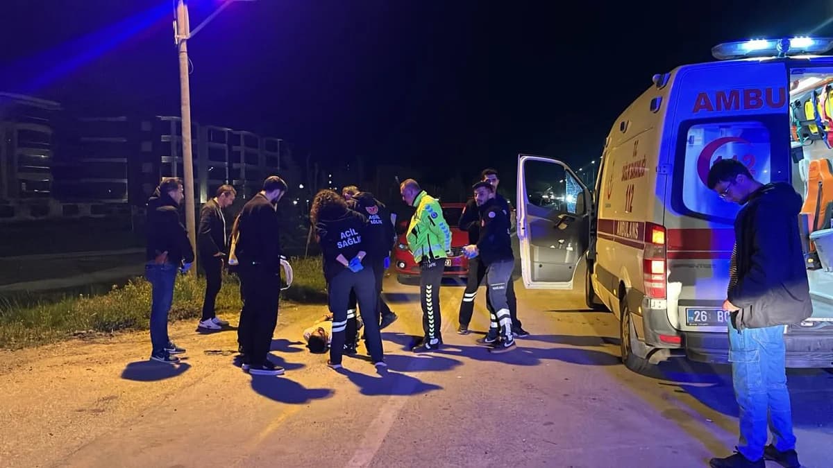 Polis Takibi Sonucu Uyuşturucu Kök Teneklere Ulaştı: Lastiklere Ateş Edildi, Araçtan Uyuşturucu Çıktı