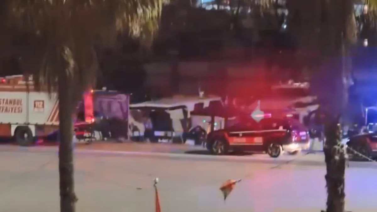 Bakırköy’deki Yat Yangınında Trajik Kayb: 1 Kişi Hayatını Kaybetti