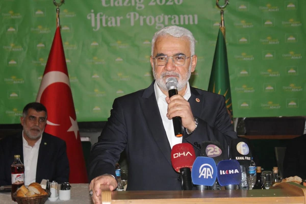 Zekeriya Yapıcıoğlu’ndan Önemli Açıklamalar: ‘Bu Oyuna Gelmeyeceğiz’