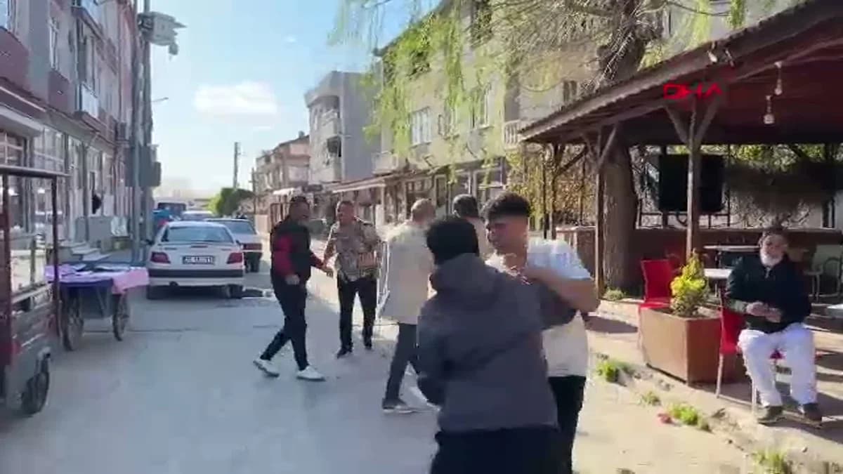 Edirne’de Polisler, Bayrak ve Çiçeklerle Karşılandı