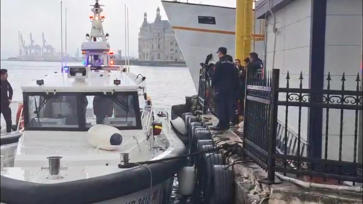 Kadıköy’de Denizdeki Erkek Cesedi Şok Yarattı