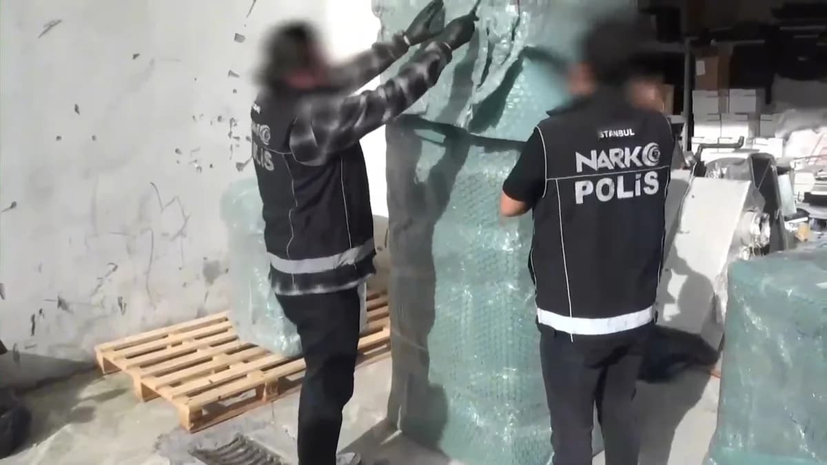 Esenyurt’ta Kargo İle Gönderilen Buzdolabında Uyuşturucu Operasyonu