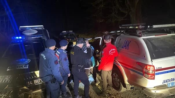 Kiralık Araçla Geldiği Bolu’da Kaybolan Kişi, Ekiplerin 3 Saatlik Arayışıyla Ormanda Bulundu
