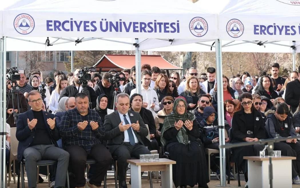 Tıp Öğrencisi Yaren Mercan İçin Anma Töreni Düzenlendi