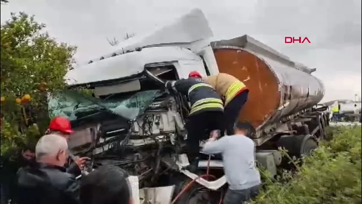 Hatay’da TIR ile Tankerin Çarpışması: 2 Yaralı