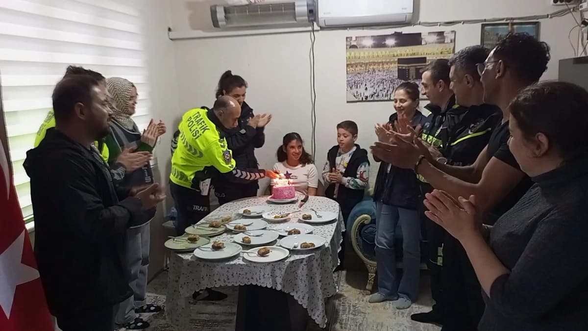 Polisin Sürprizi: Engelli Atike’nin Doğum Günü Kutlandı