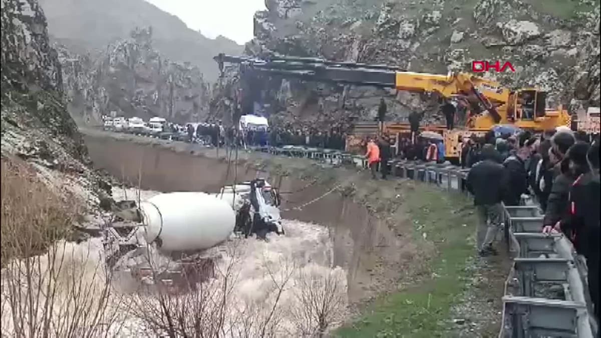 Bitlis’te Beton Mikserinin Şoförü Kayıp