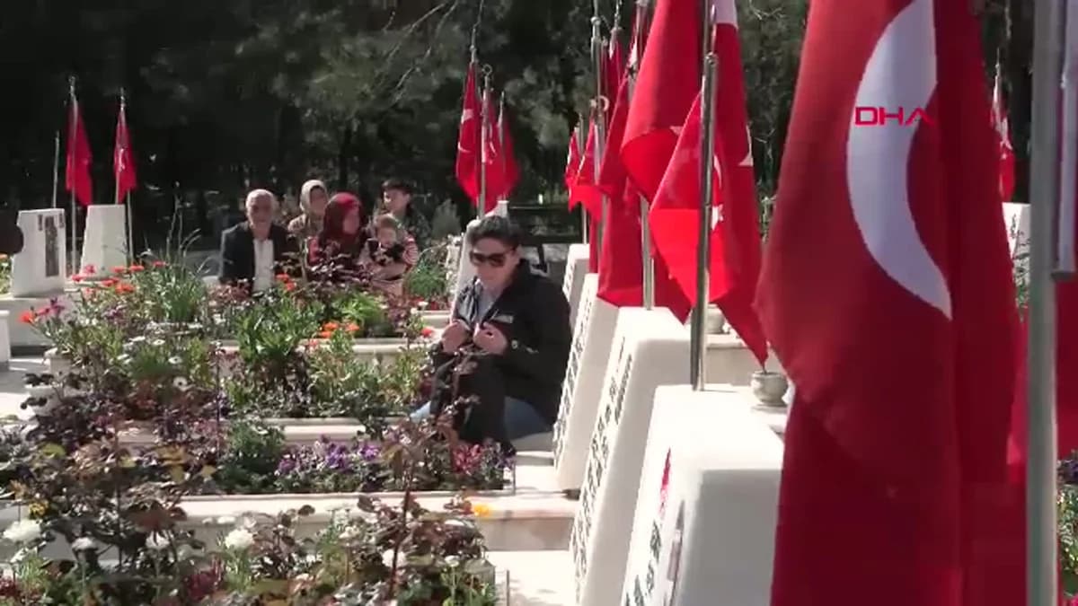 Adana’da 18 Mart Şehitleri Anma Töreni