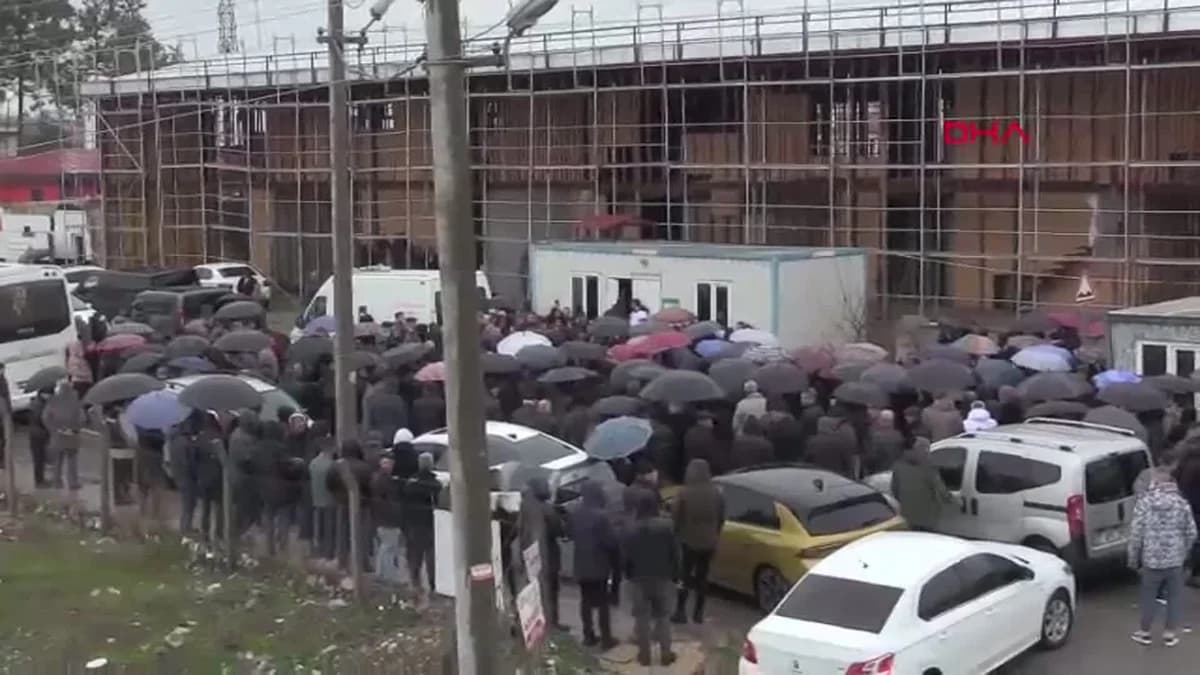Kahramanmaraş’ta Boğazından Vurulan Alev’in Kardeşi Açıklamalarda Bulundu