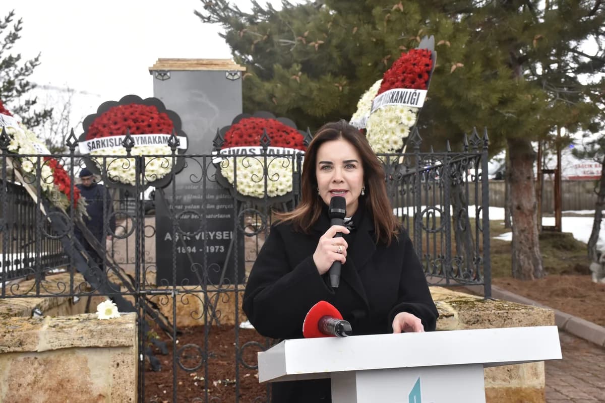 Aşık Veysel, 53. Ölüm Yıl Dönümünde Anıldı