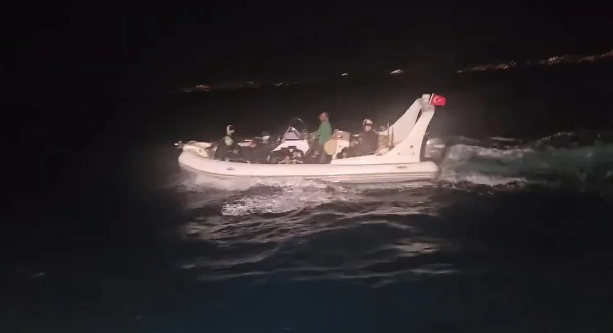 Bodrum’da 21 Kaçak Göçmen ve Bir Kaçakçı Yakalandı