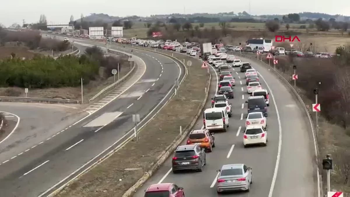 Karabük’te Bayram Dönüşü Trafik Yoğunluğu