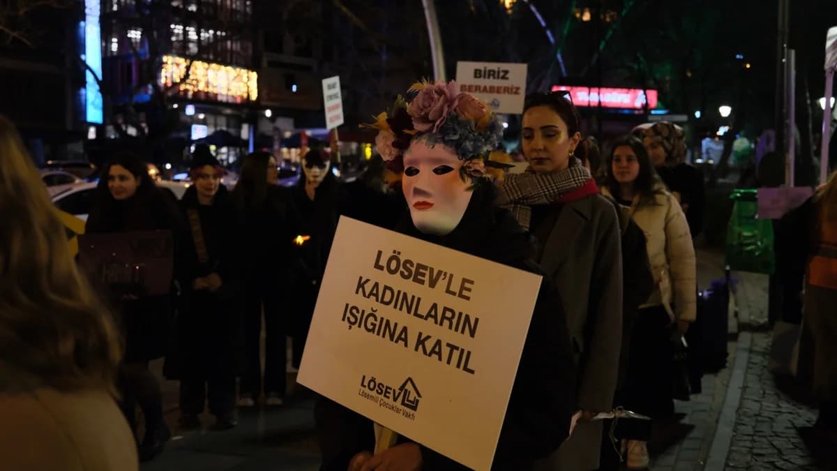 LÖSEV, Kuğulu Park’ta 8 Mart Dünya Kadınlar Günü’nü Coşkuyla Kutladı